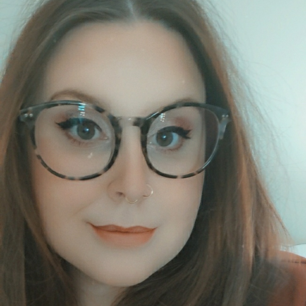 Meet your Posher, Carly